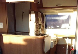 venta-de-segunda-mano-oviedo-furgoneta-fiat-ducato-mac-louis-menfys-van-3ds-camper-cocina-comedor