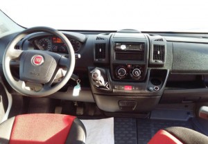 venta-de-segunda-mano-oviedo-furgoneta-fiat-ducato-mac-louis-menfys-van-3ds-camper-cuadro-de-mando