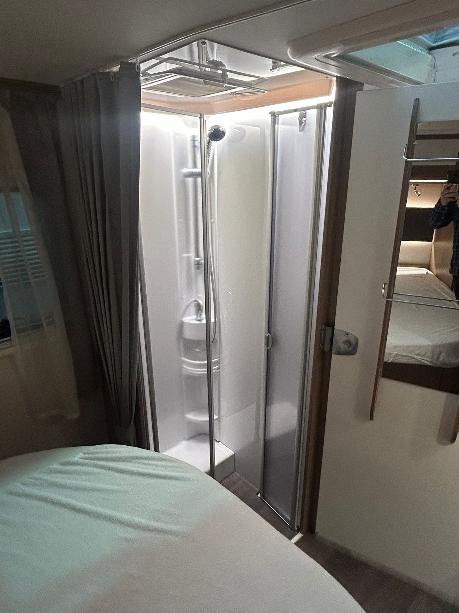 427b8894-f1de-48b8-9cdc-48db3346216e