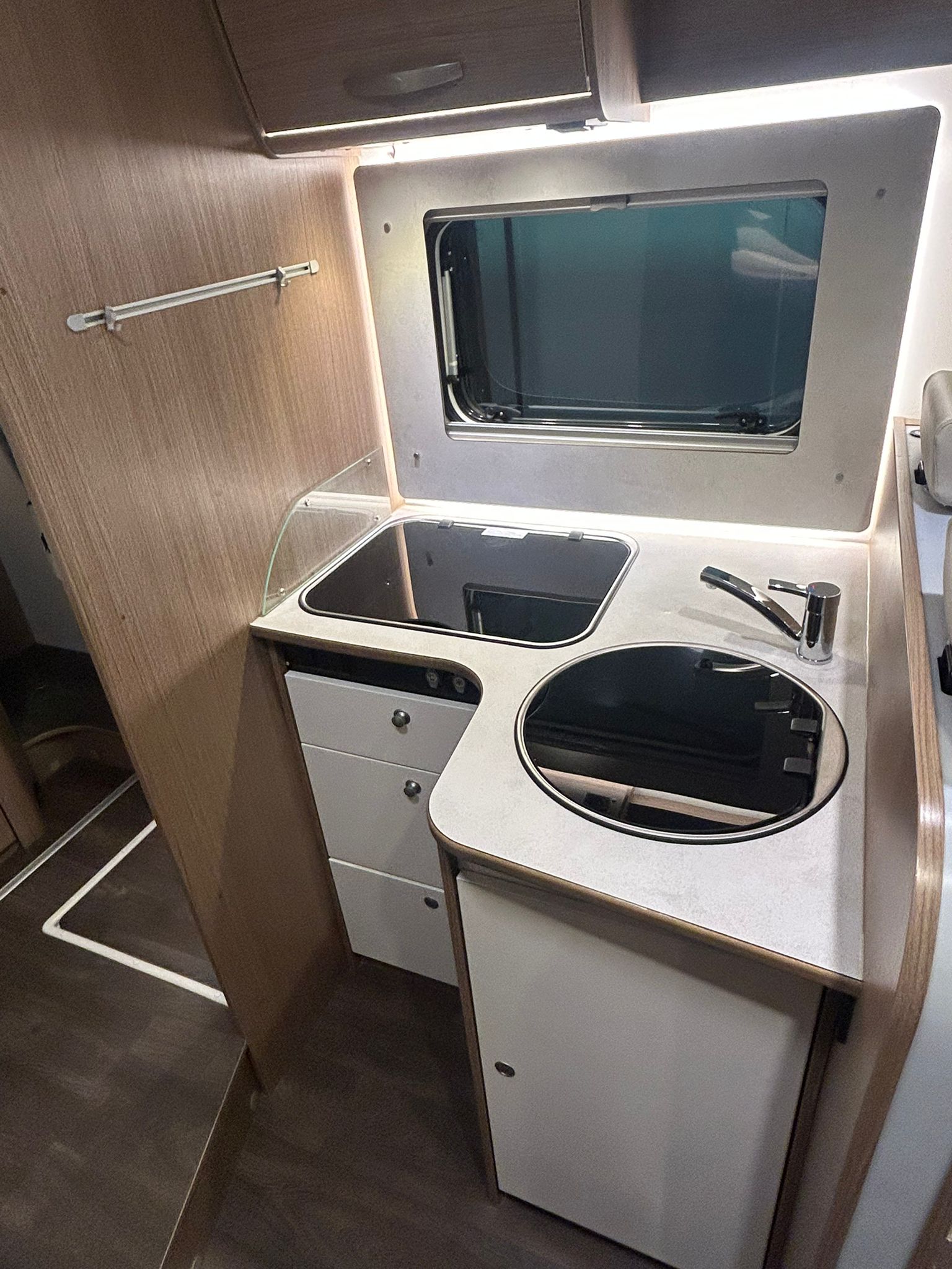 59b02710-bbf0-4efa-bbe4-60847ed10be3