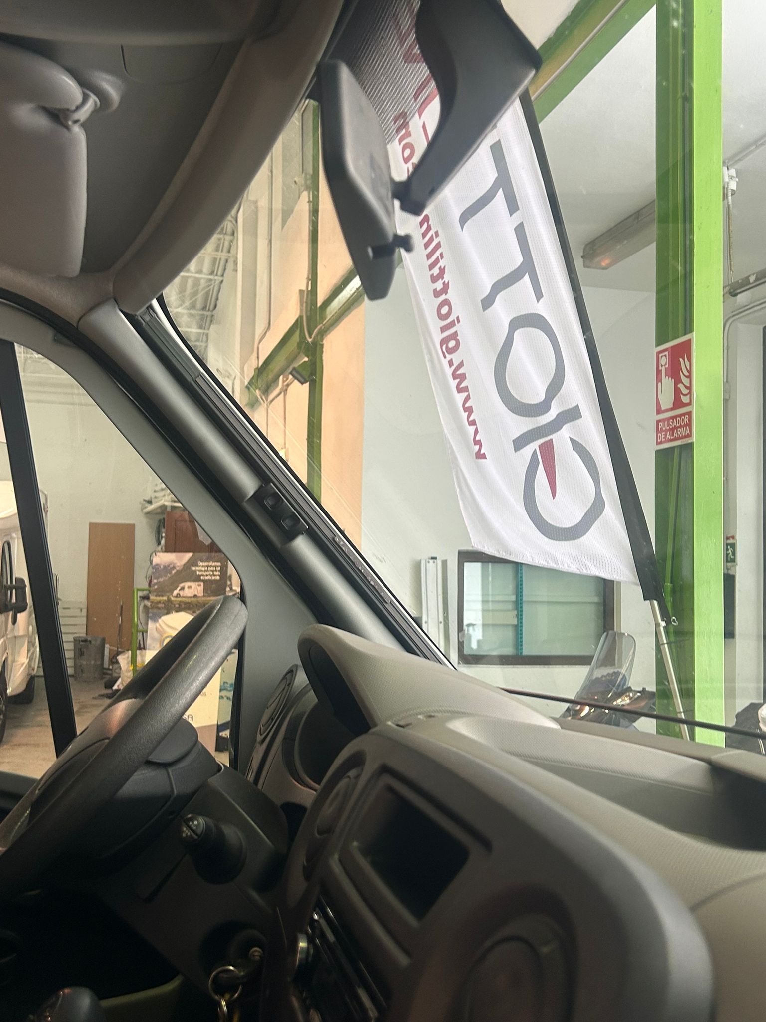 99761121-565f-4a31-8dce-149b1b25266d 99761121-565f-4a31-8dce-149b1b25266d