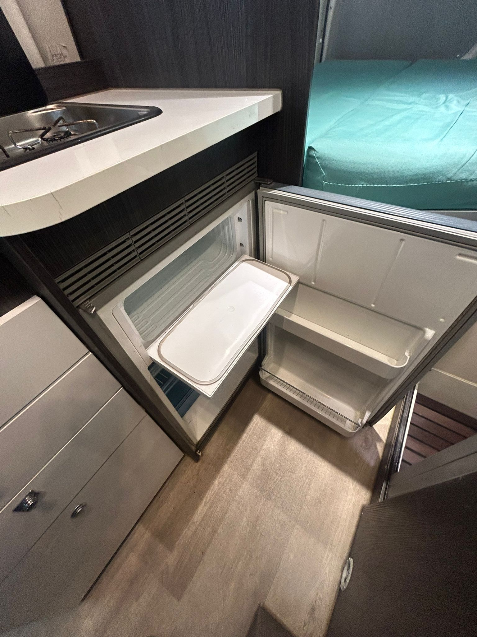 ae2598b9-3745-47a5-a9c2-51de854754d7 ae2598b9-3745-47a5-a9c2-51de854754d7