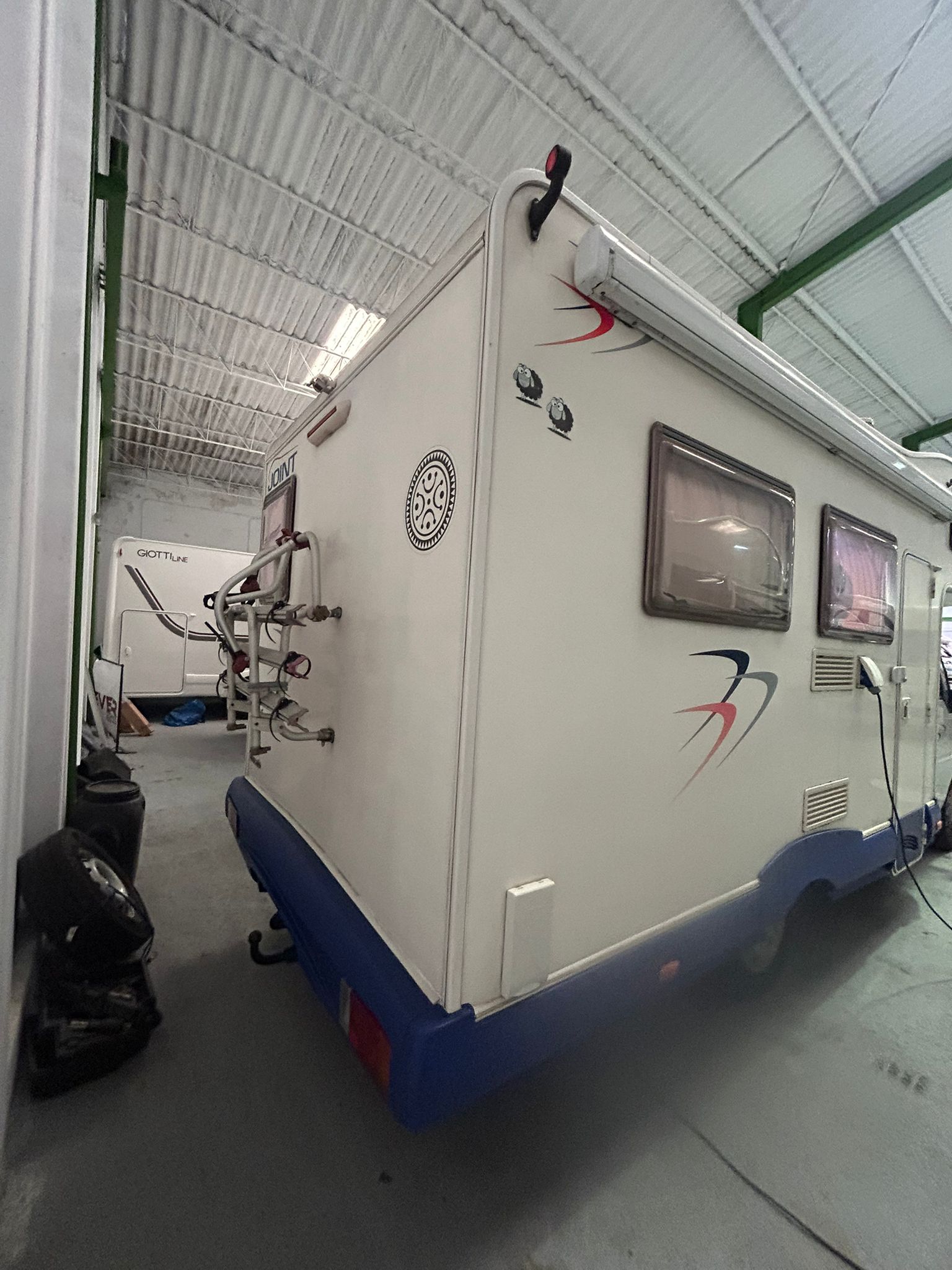 f69cdabe-5556-4a8a-8ef5-37cf6e9c626e