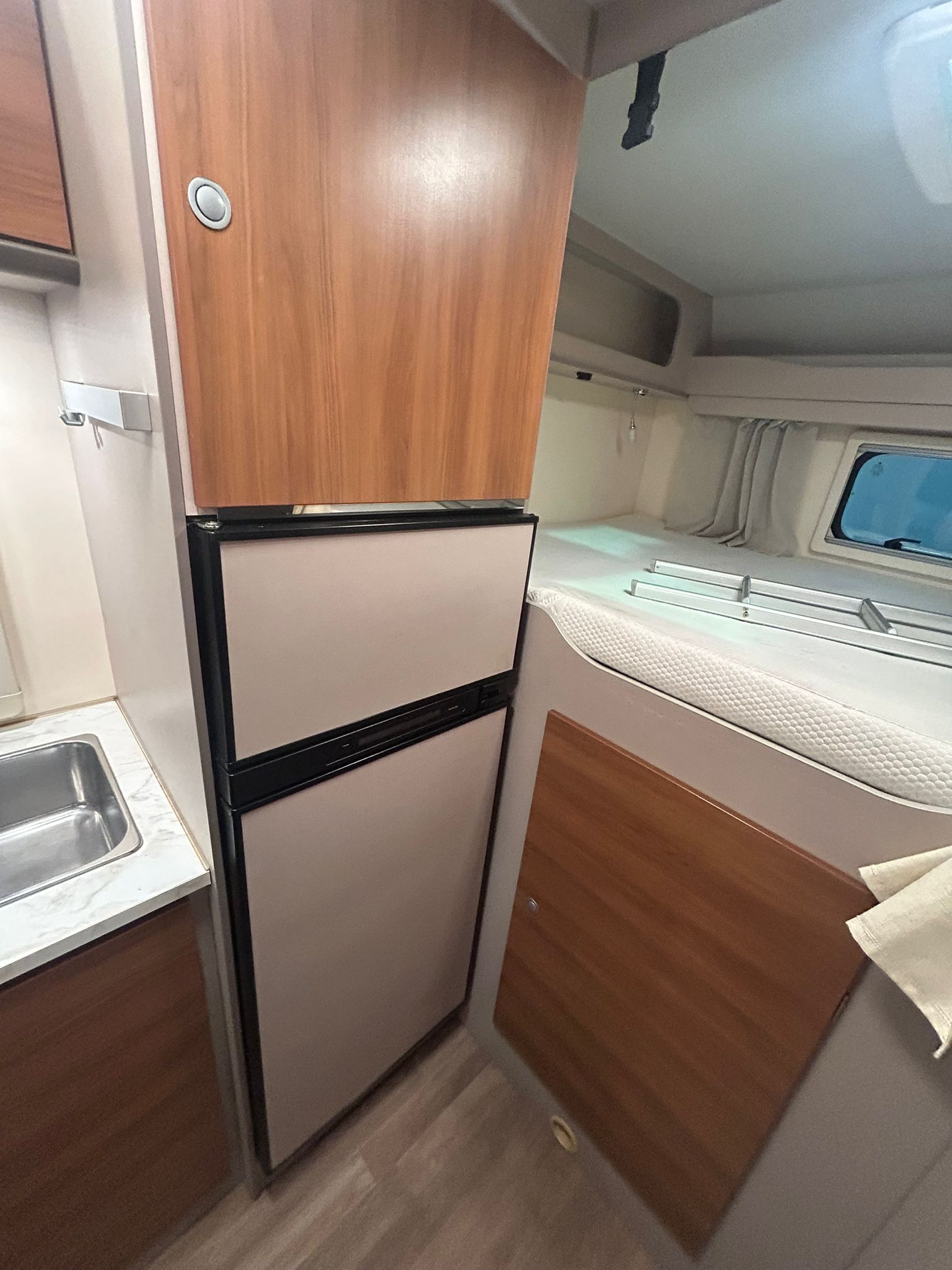 e4548313-0013-46b1-bdb1-66bf680b7dd4