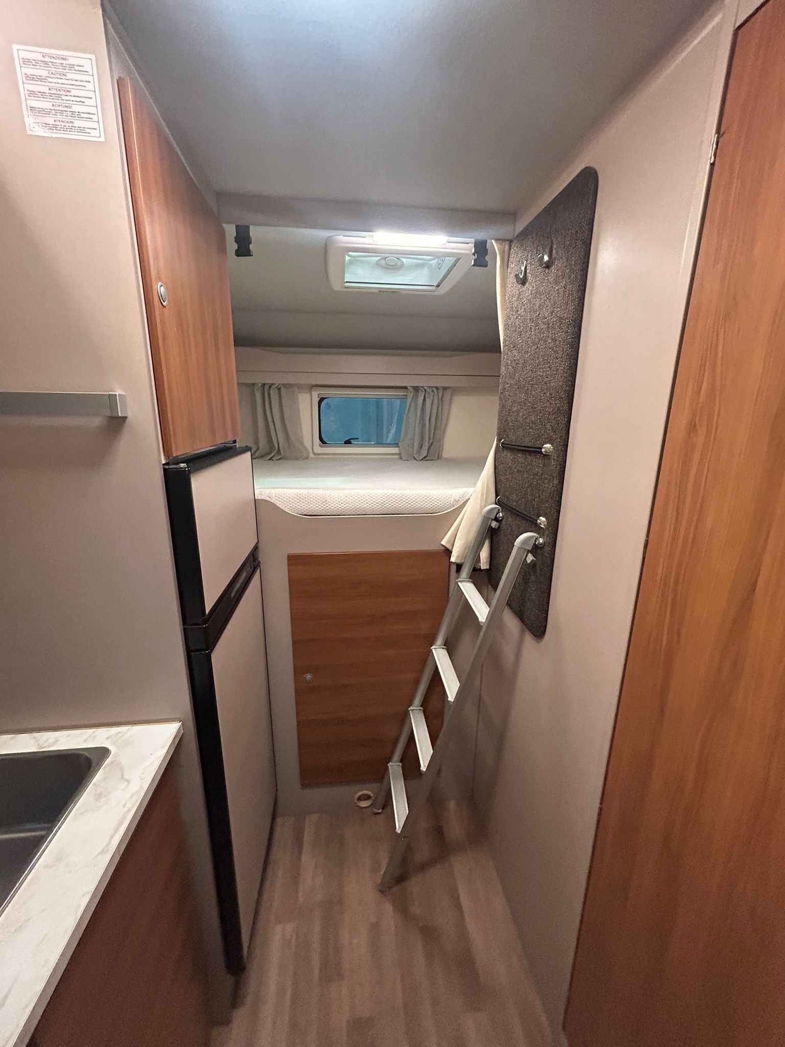 ee58cff7-cd6d-4b4a-9706-b03bcfdb66b5