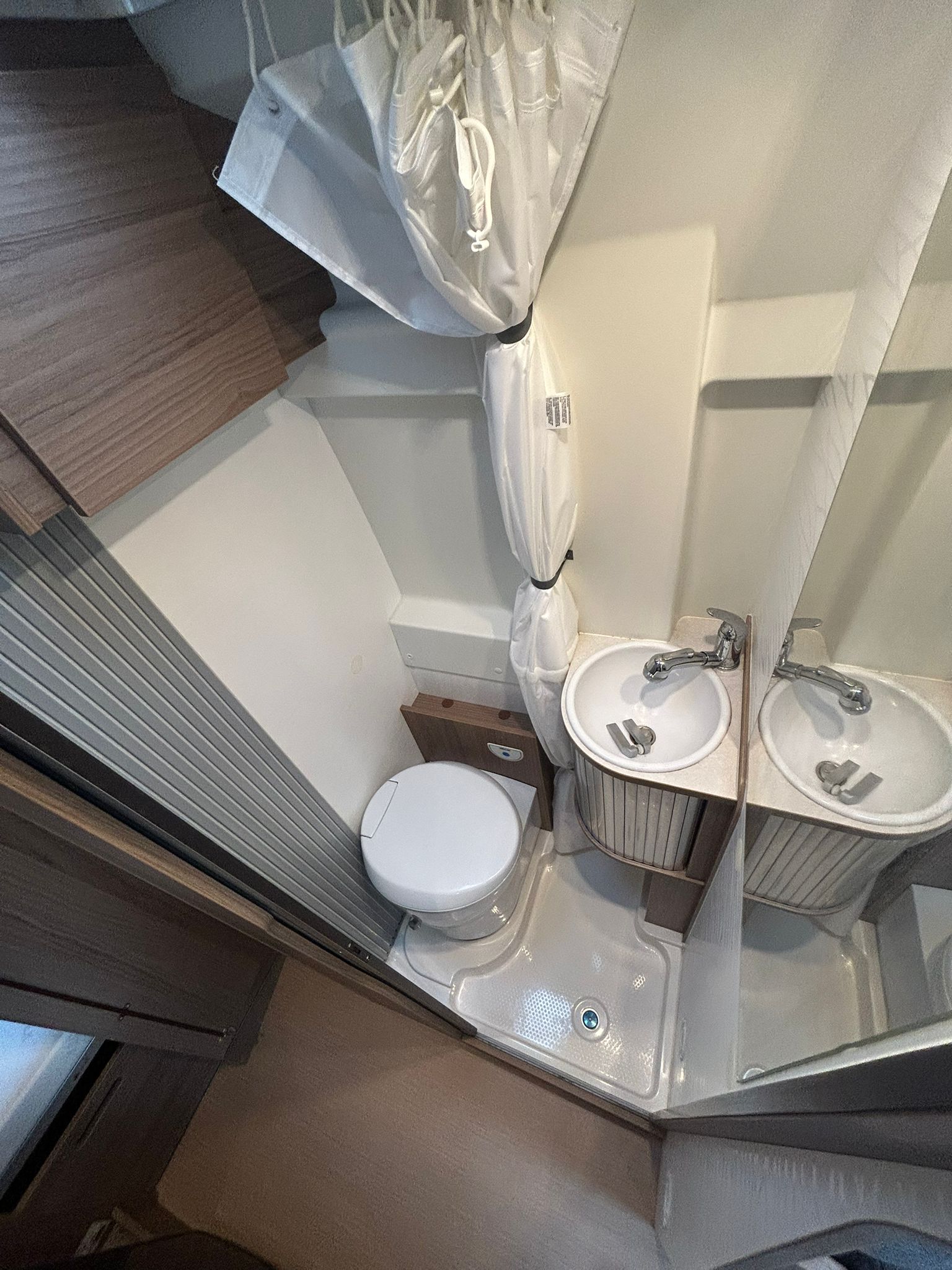 3af483d4-2bbe-435f-8bf4-b099f6d457df