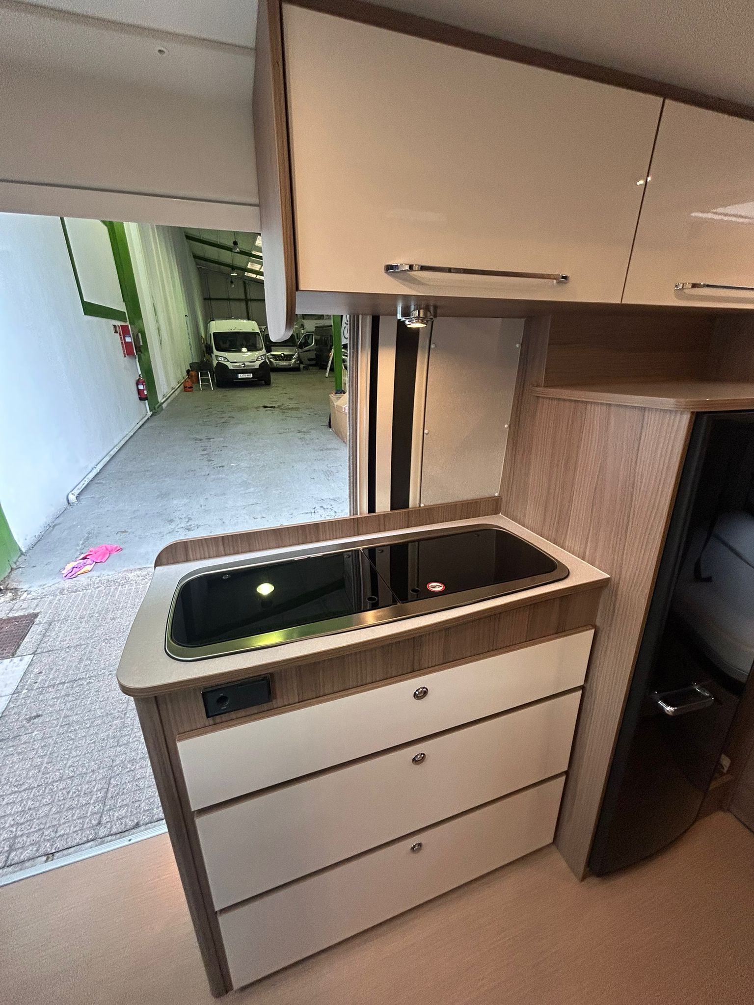 42ccd051-93cb-4b2e-85c7-f8f77d44f4d2