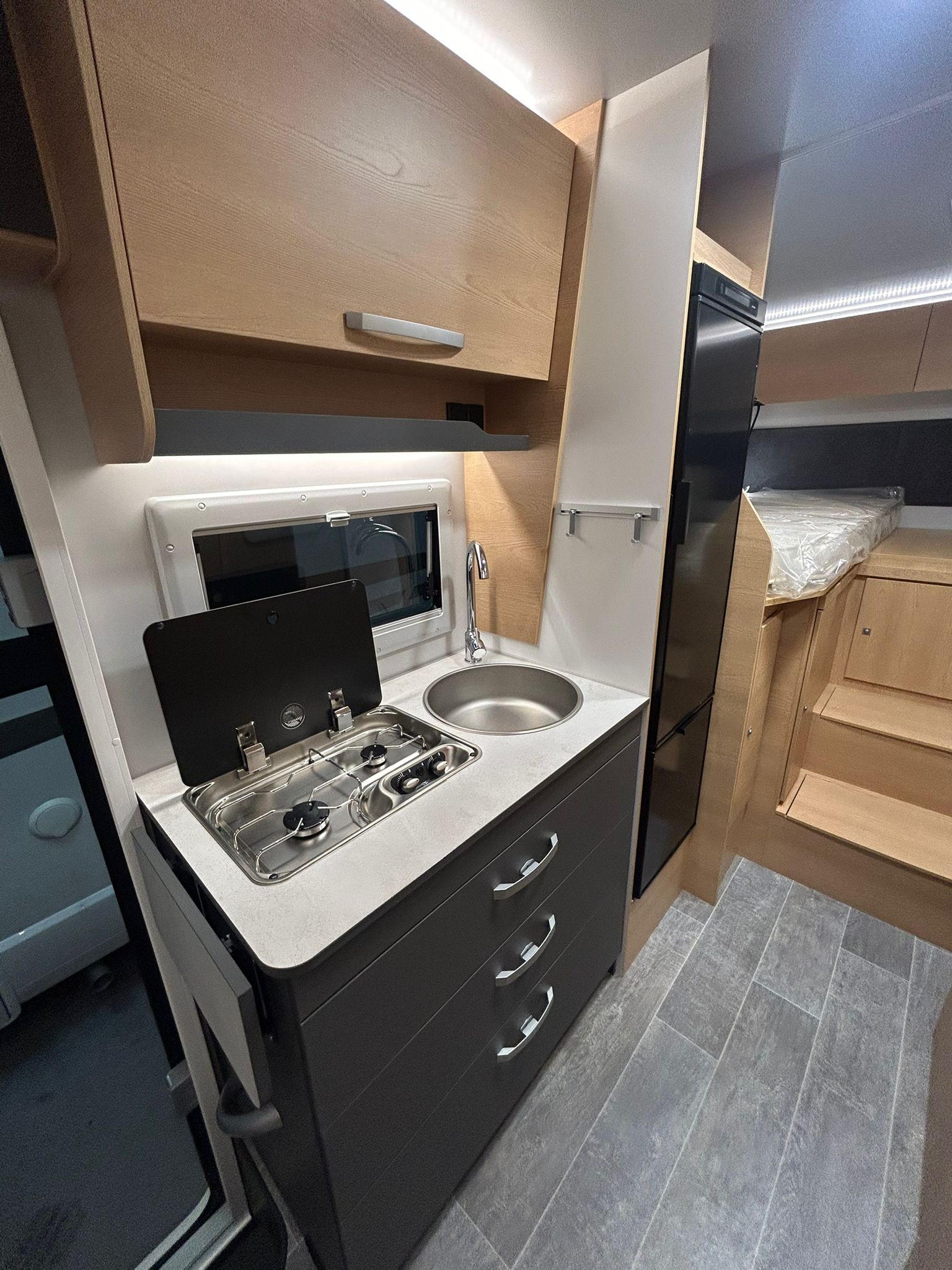 WhatsApp Image 2025-12-17 at 16.10.31 (3) WhatsApp Image 2025-12-17 at 16.10.31 (3)