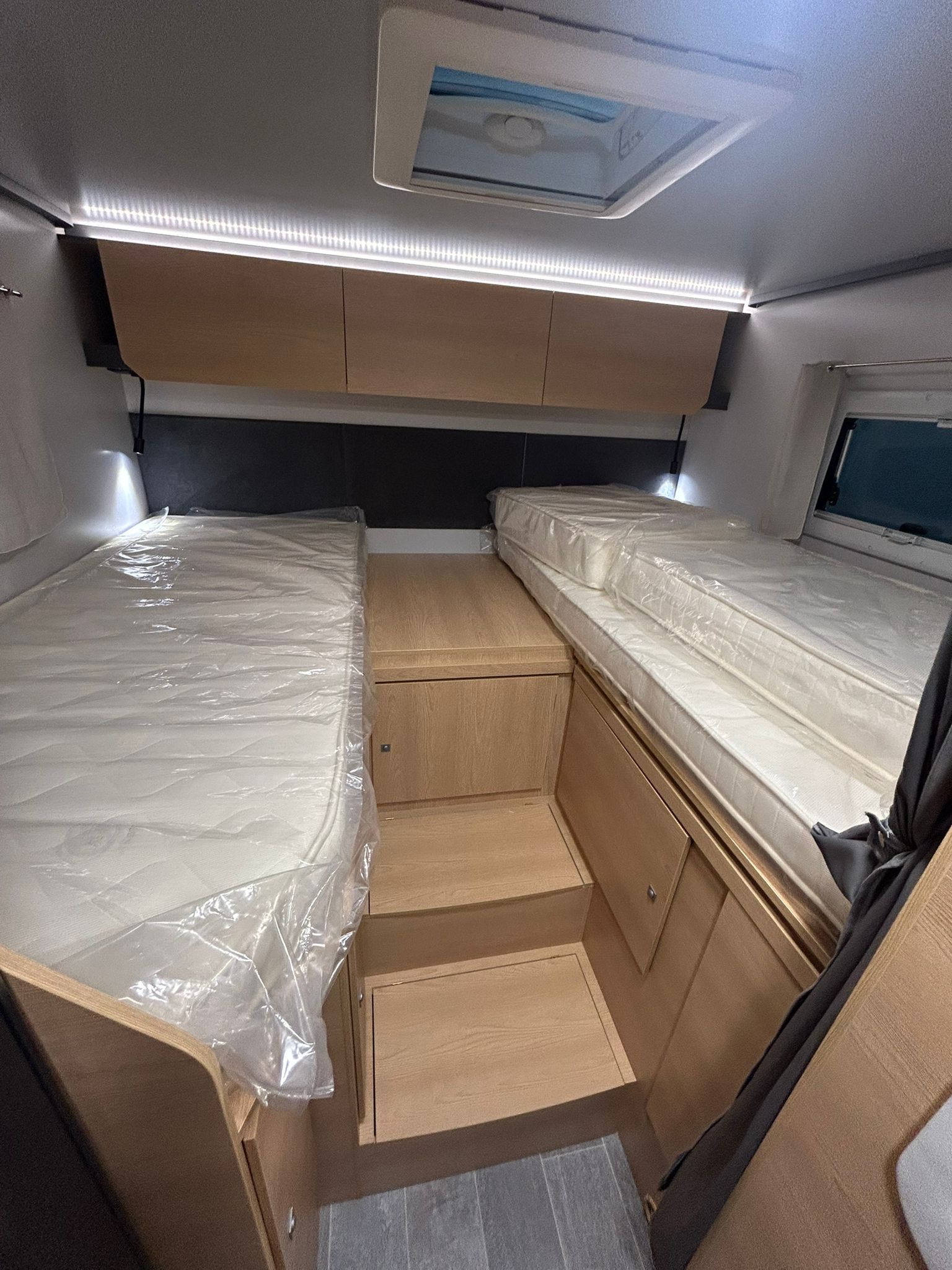 WhatsApp Image 2025-12-17 at 16.10.31 (4) WhatsApp Image 2025-12-17 at 16.10.31 (4)