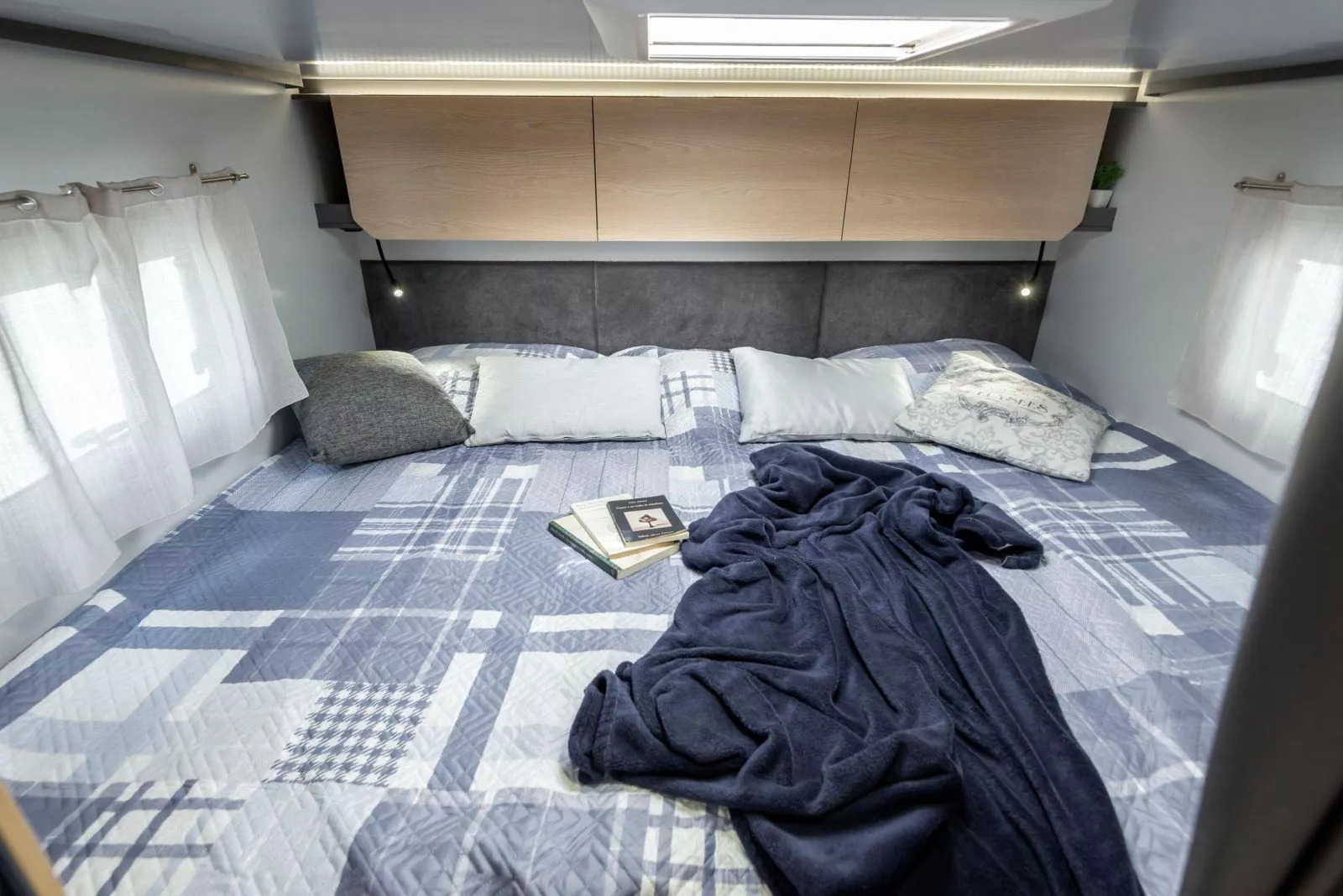 CAMA GRANDE GEMLAS CAMA GRANDE GEMLAS